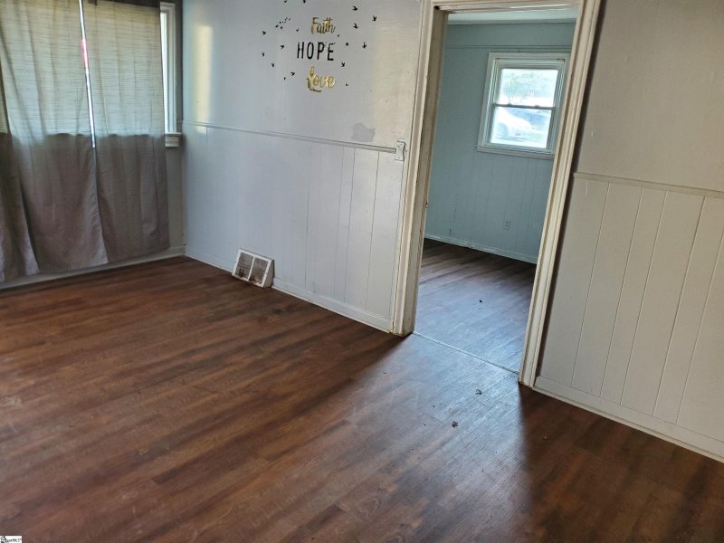Property image 5 at 5 Mayo Drive, Greenville, SC 29605