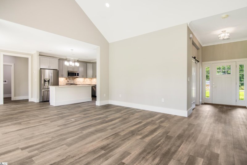 Property image 3 at 703 Ploma Drive, Seneca, SC 29678