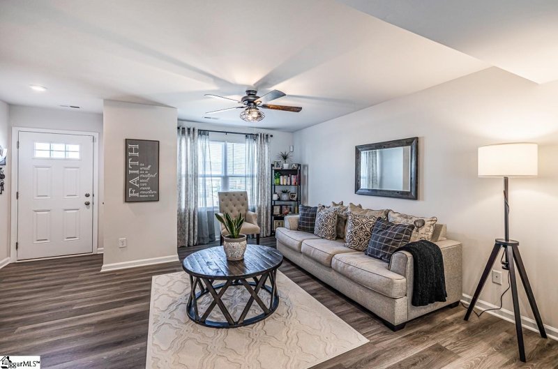 Property image 3 at 110 Fernside Court, Greenville, SC 29617