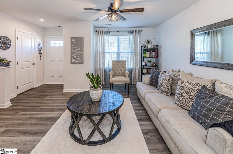 Property image 4 at 110 Fernside Court, Greenville, SC 29617