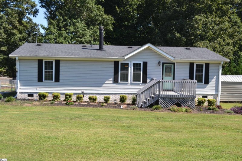 Property image 2 at 100 Manchester Avenue, Piedmont, SC 29673-9187