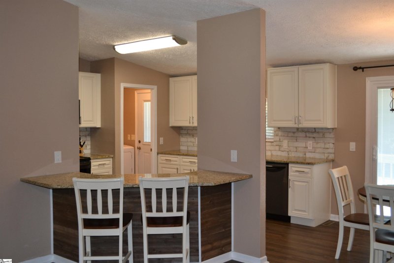 Property image 5 at 100 Manchester Avenue, Piedmont, SC 29673-9187