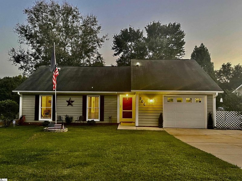 Property image 2 at 104 Wickersham Drive, Simpsonville, SC 29681