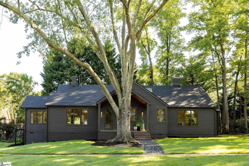 115 W Avondale Drive