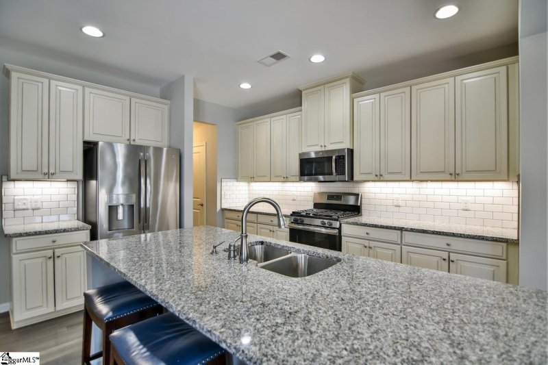 Property image 5 at 402 Front Porch Drive, Fountain Inn, SC 29644