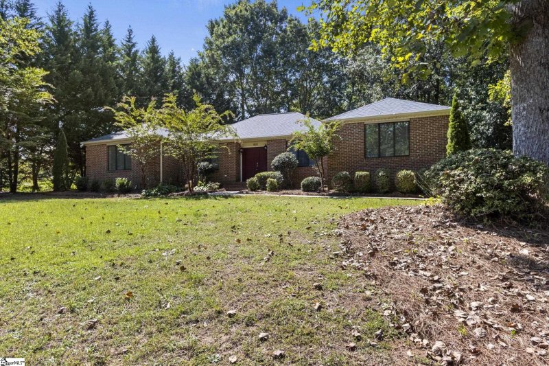 Property image 2 at 201 Sandstone Drive, Taylors, SC 29687-6641