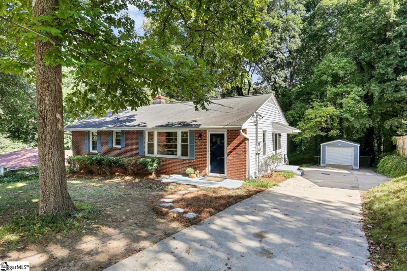 Property image 3 at 306 Dupont Drive, Greenville, SC 29607