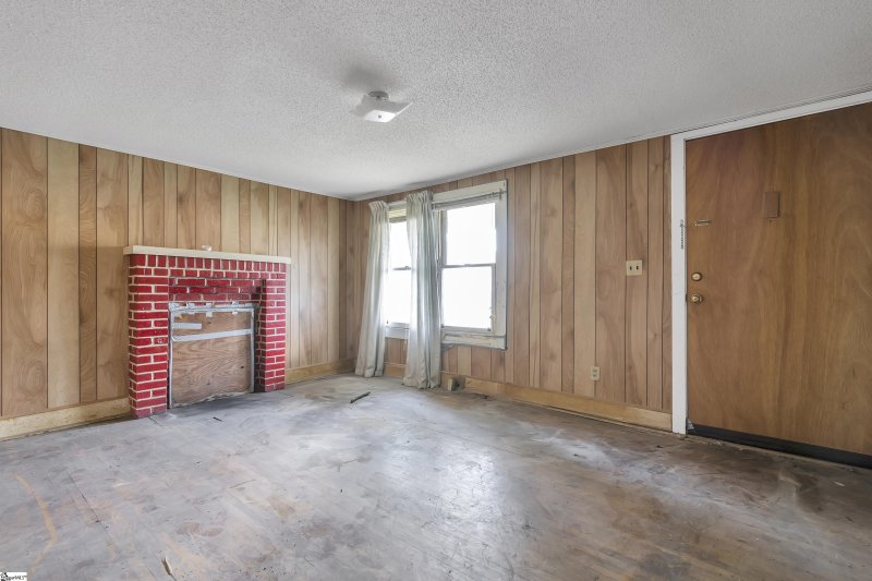 Property image 4 at 25 Landwood Avenue, Greenville, SC 29601
