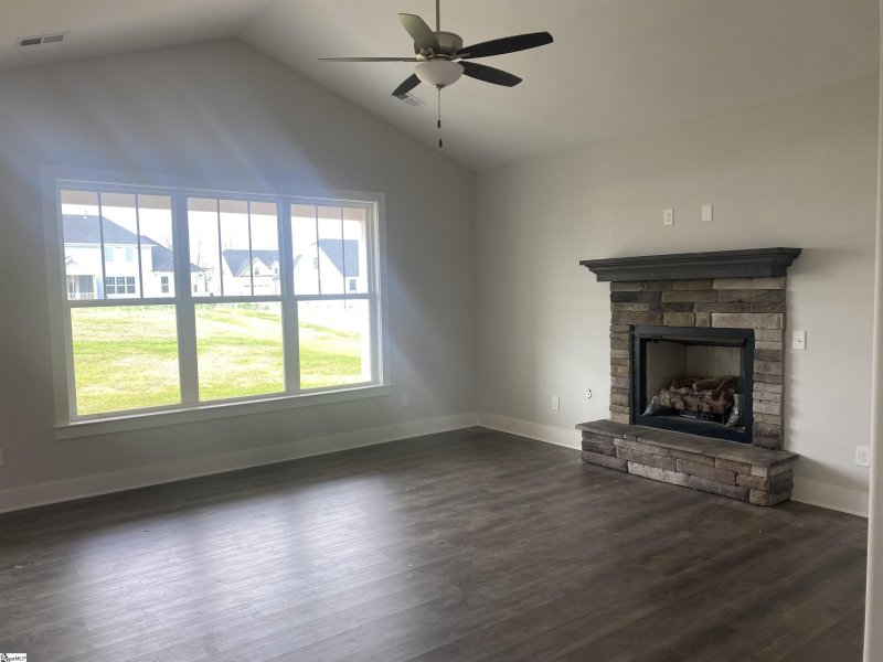 Property image 3 at 825 Grantwood Circle, Greer, SC 29651