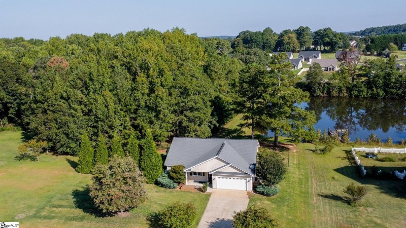 Property image 2 at 106 Claridge Place, Belton, SC 29627