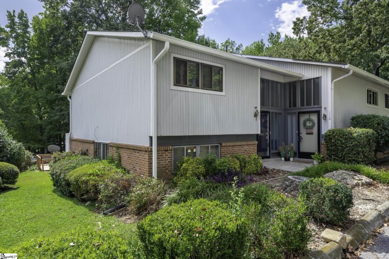 Property image 2 at 109 Briarview Circle, Greenville, SC 29615-2148
