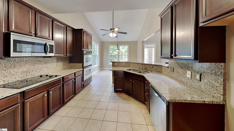 Property image 5 at 100 Yorkswell Lane, Greenville, SC 29607