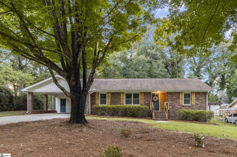 Property image 2 at 208 Pinewood Drive, Taylors, SC 29687