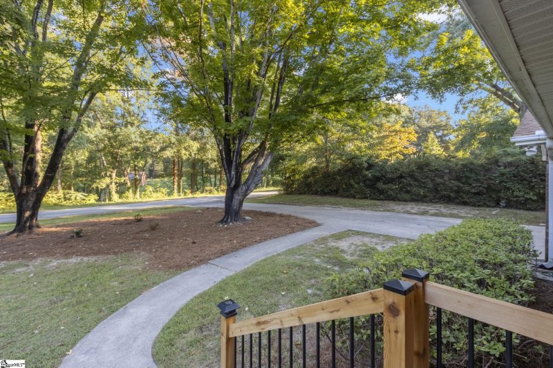 Property image 5 at 208 Pinewood Drive, Taylors, SC 29687