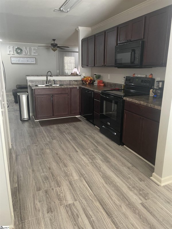 Property image 3 at 1122 E Lee Road, Taylors, SC 29687