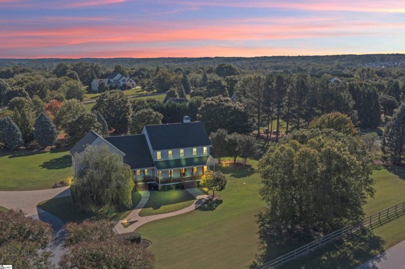 101 Bruce Meadow Drive