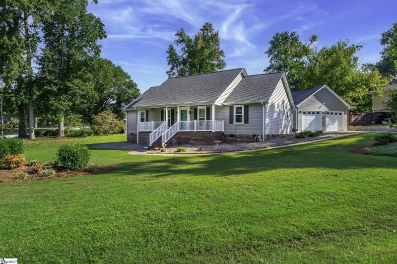 Property image 3 at 107 Vine Hill Road, Greenville, SC 29607