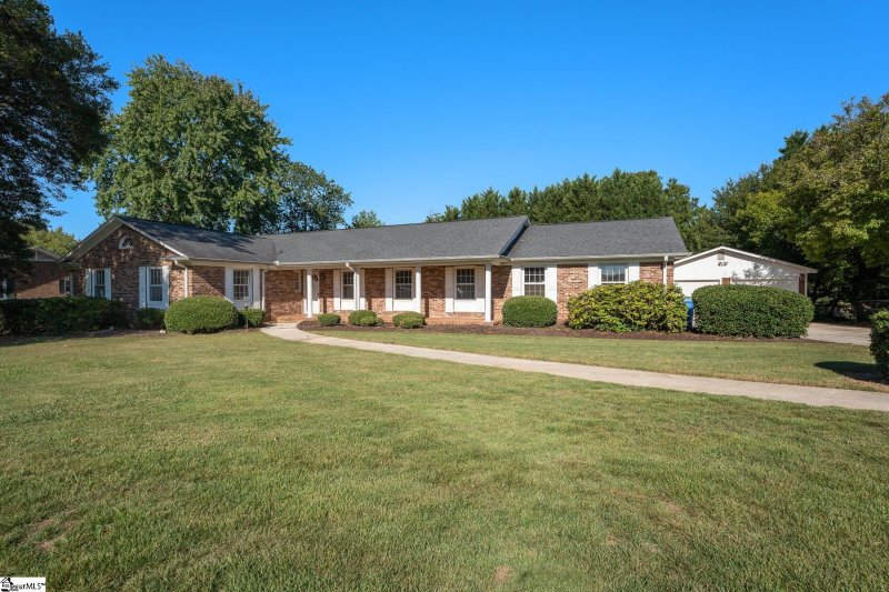 Property image 2 at 208 Edgewood Drive, Mauldin, SC 29662