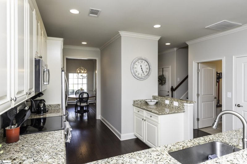 Property image 5 at 333 Scotch Rose Lane, Greer, SC 29650