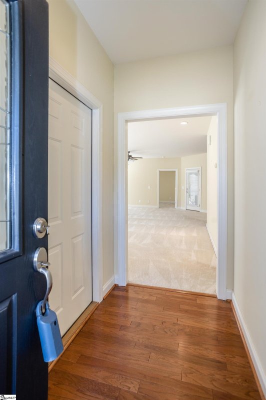 Property image 4 at 4 Shady Hollow Lane, Greer, SC 29651