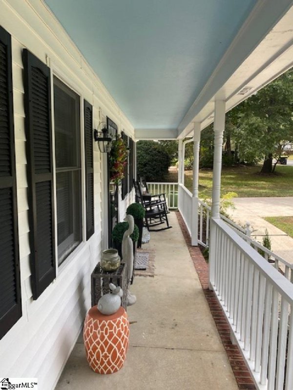 Property image 3 at 902 Willow Branch Drive, Simpsonville, SC 29680