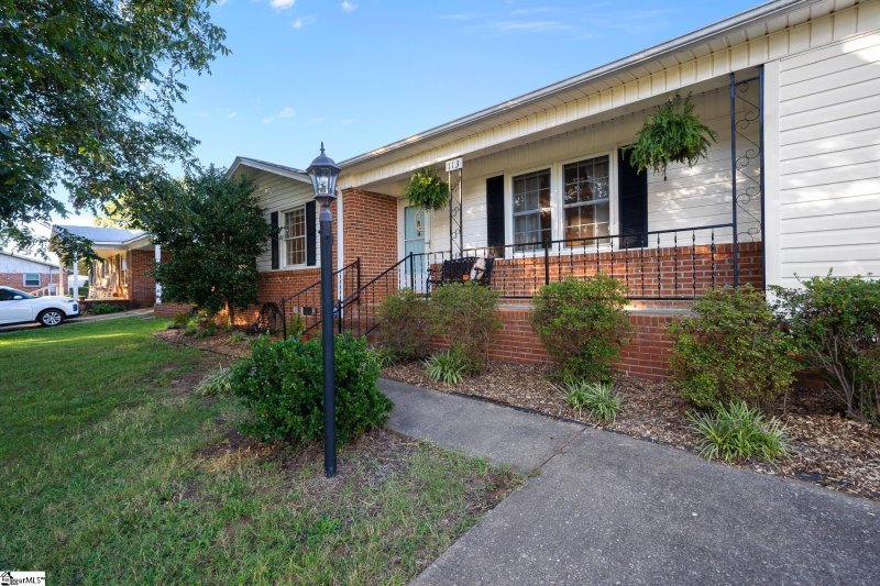 Property image 3 at 113 Lynn Street, Greer, SC 29651