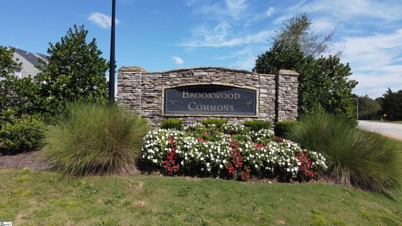 Property image 3 at 203 Clearwood Drive, Simpsonville, SC 29681