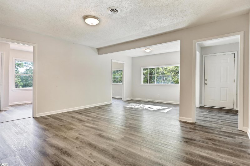 Property image 3 at 120 Crosby Circle, Greenville, SC 29605