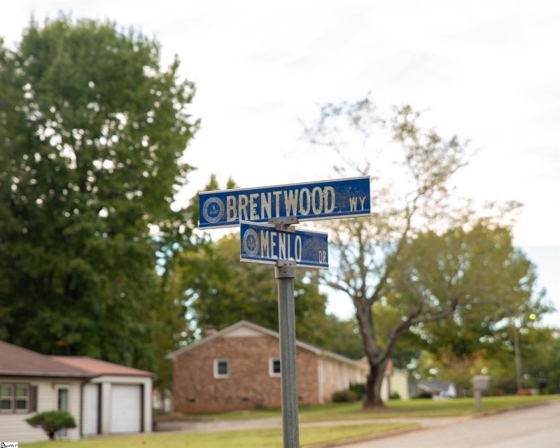 Property image 3 at 114 Menlo Drive, Simpsonville, SC 29680