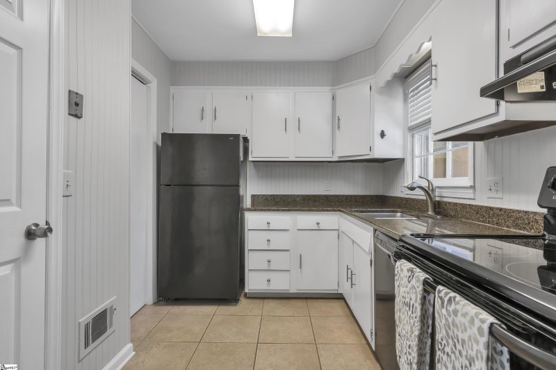 Property image 5 at 815 Edwards Road, Greenville, SC 29615