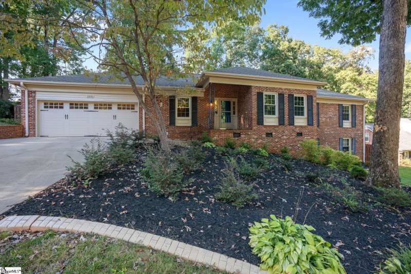 Property image 2 at 205 Rosebay Drive, Greenville, SC 29615