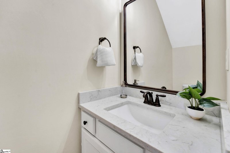 Property image 5 at 11 Blue Slate Court, Greenville, SC 29607