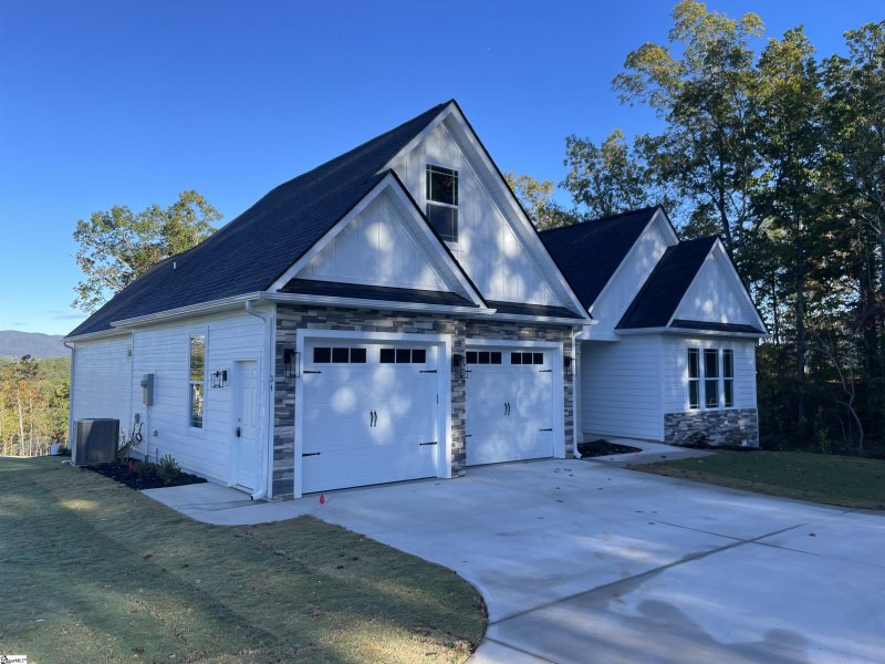 Property image 2 at 34 Chippewa Drive, Marietta, SC 29661