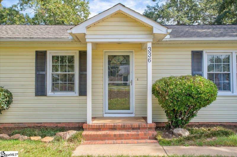 Property image 2 at 336 E Celestial Drive, Greer, SC 29651