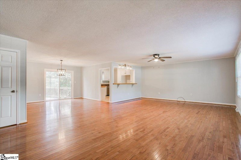 Property image 3 at 336 E Celestial Drive, Greer, SC 29651