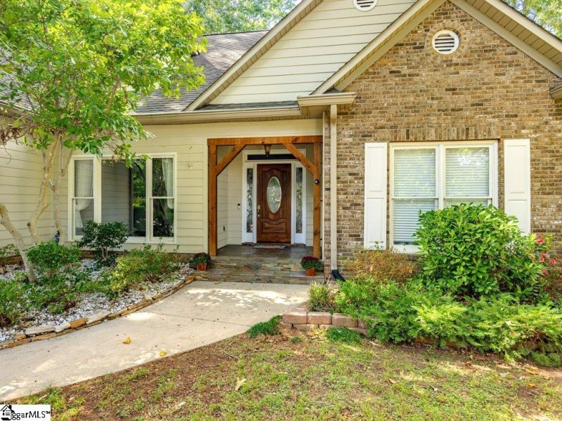Property image 2 at 104 Lakewinds Court, Inman, SC 29349