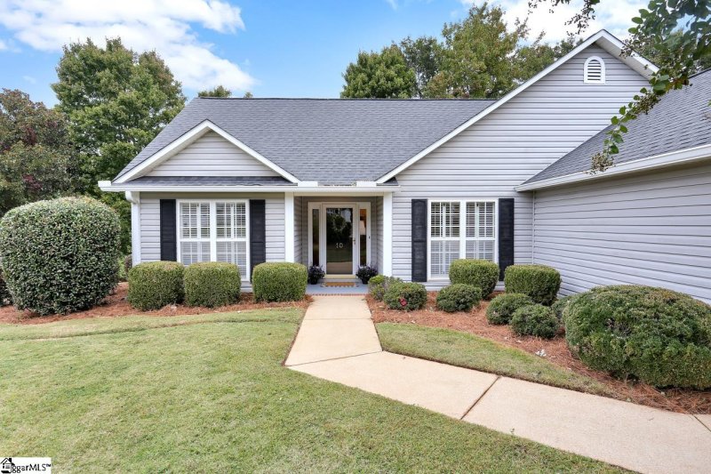 Property image 2 at 10 Pheasant Ridge Drive, Taylors, SC 29687