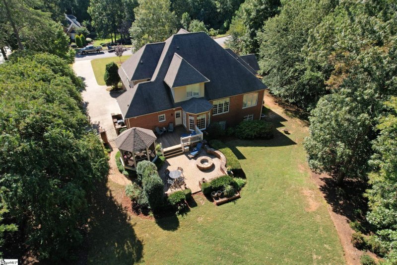 Property image 2 at 888 Oakcrest Road, Spartanburg, SC 29301-5344