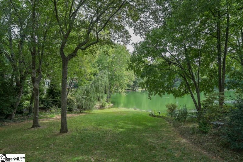 Property image 3 at 100 Stonehedge Drive, Greenville, SC 29615