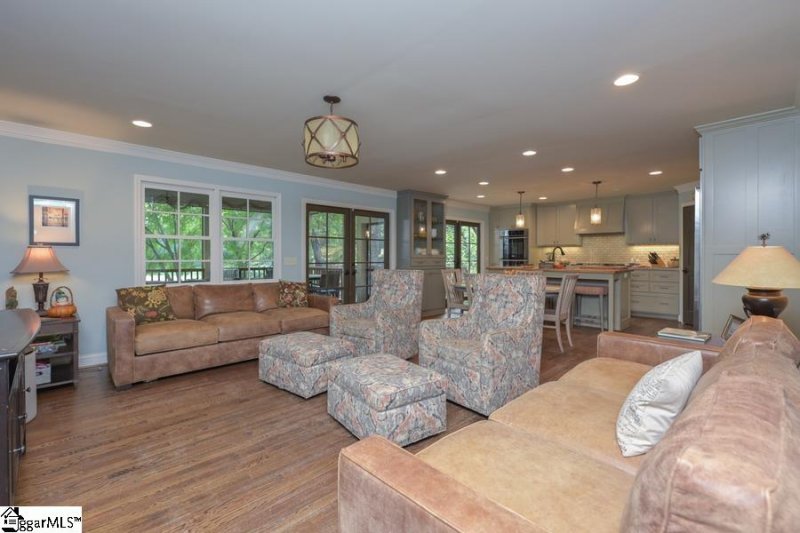 Property image 5 at 100 Stonehedge Drive, Greenville, SC 29615