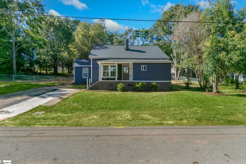 Property image 4 at 109 Garrison Street, Easley, SC 29640