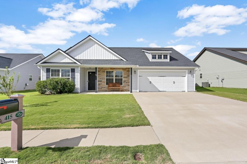 Property image 2 at 415 Peaksview Drive, Simpsonville, SC 29681