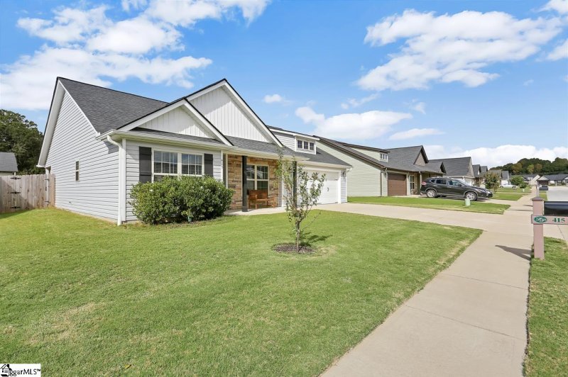 Property image 4 at 415 Peaksview Drive, Simpsonville, SC 29681