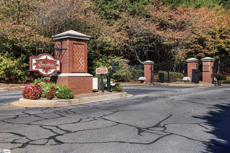 Property image 3 at 506 Cliffview Court, Greer, SC 29650