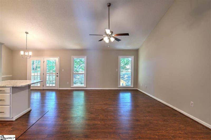 Property image 4 at 207 Belcross Drive, Simpsonville, SC 29681