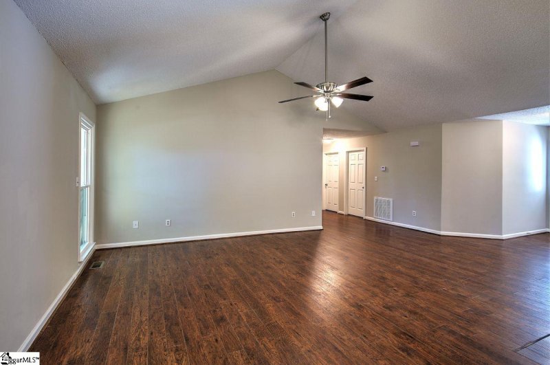 Property image 5 at 207 Belcross Drive, Simpsonville, SC 29681