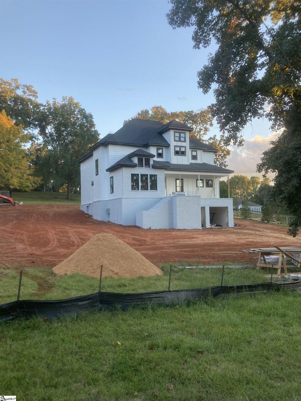 Property image 3 at 108 Augusta Street, Easley, SC 29640