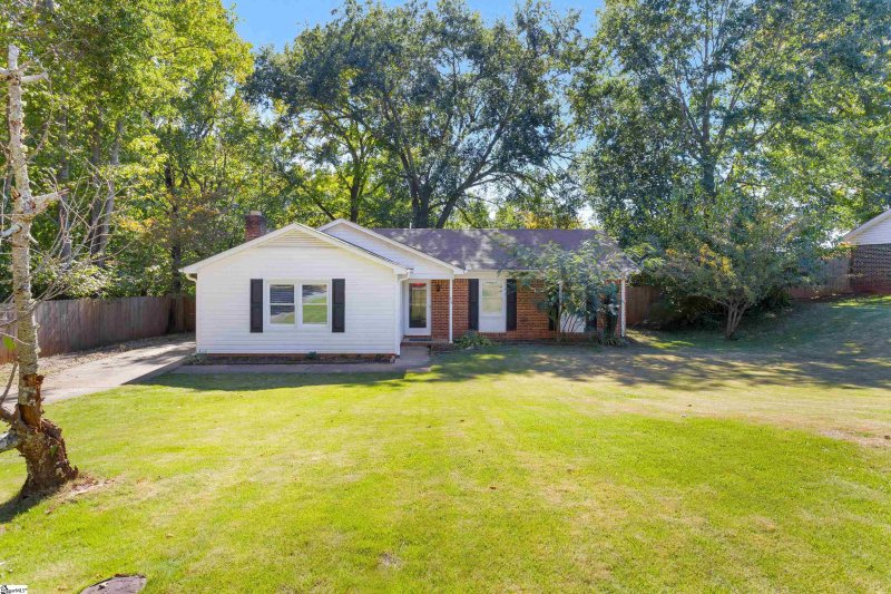 Property image 3 at 29 Charterhouse Avenue, Piedmont, SC 29673