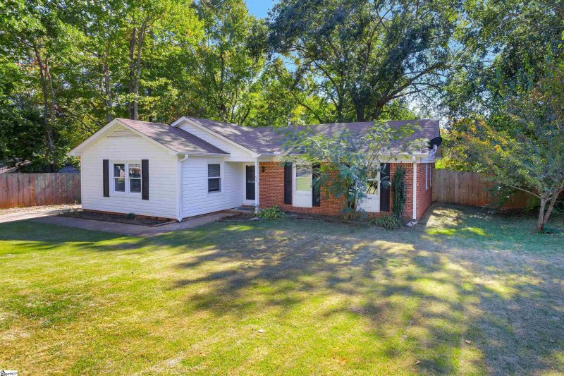 Property image 4 at 29 Charterhouse Avenue, Piedmont, SC 29673