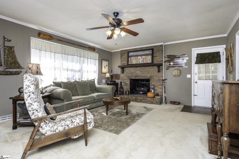 Property image 3 at 100 Eisenhower Street, Easley, SC 29642